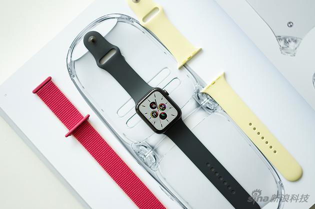 第五代Apple Watch被唤醒亮屏状态