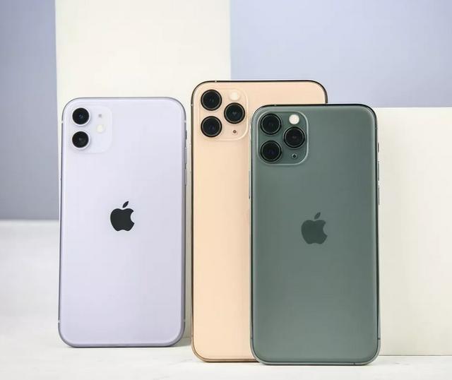 iPhone 12渲染图爆料：前刘海+后置浴霸四摄，和前代基本无变化