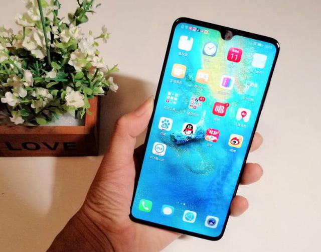 被牺牲掉的华为手机，首款麒麟980降至2000元机，依然不想放手