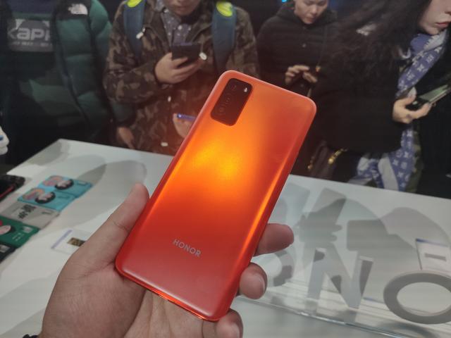 售价仅2999元，麒麟990+40W+128GB，最便宜华为5G手机！