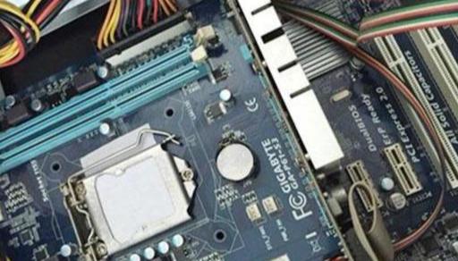 电脑开不了机重插内存也没用，该如何正确处理？