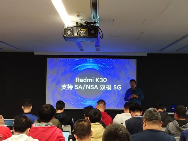 卢伟冰亮狠招，Redmi首款5G手机将至，掀起行业新风暴