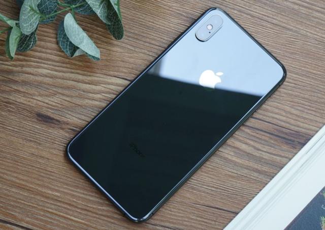 iPhoneXS一夜间跌至“冰点价”，库克很良心，网友：已经晚了