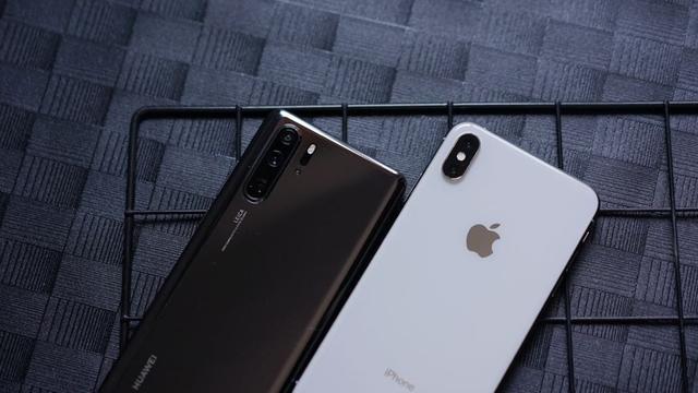 雷军用IPhone引争议，小米高管作出回应，网友：对不起任正非