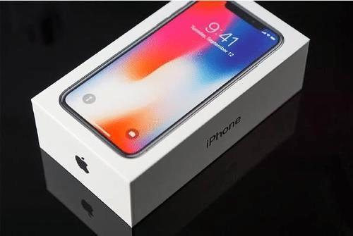 库克太抠门了！iPhone12没充电器和耳机，外包装也偷工减料