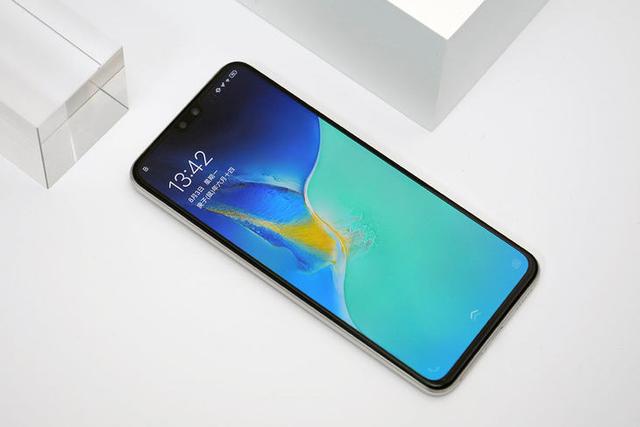 开学购机买这个 vivo S7记录年轻人的精彩生活