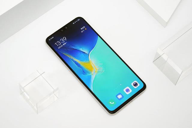 年轻人的自拍神器 vivo S7随手拍都很美