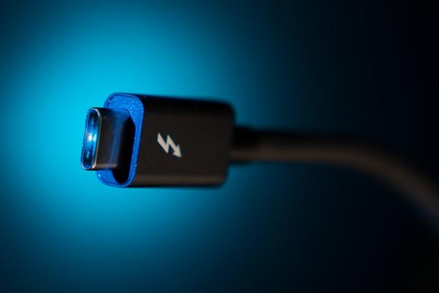 英特尔出手普及USB 4.0，最快今年年底见