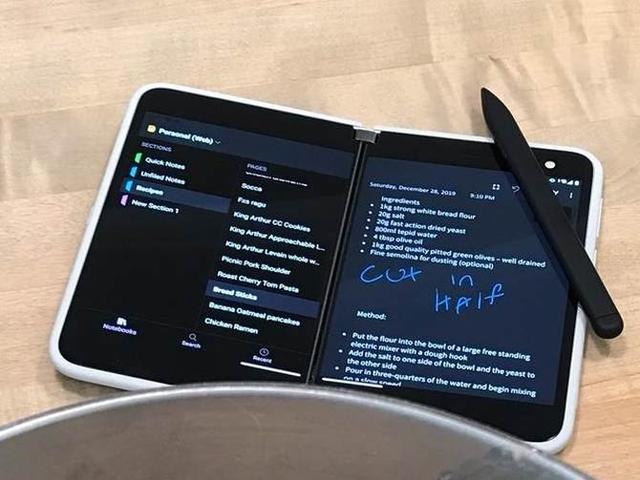 微软副总秀Surface Duo正面真机照，有望8月底发布