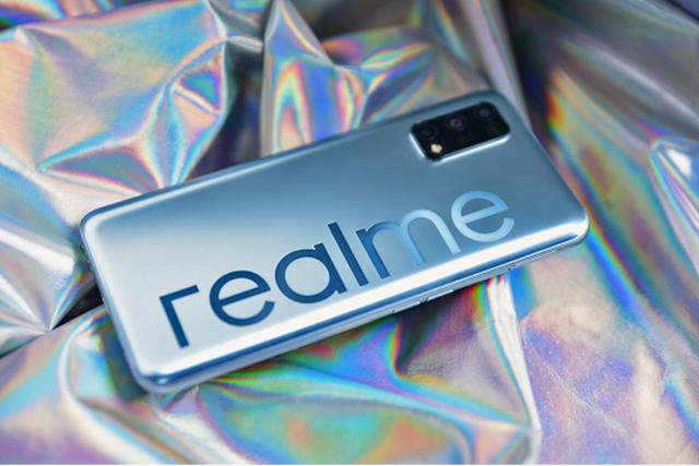 realme真我V5测评 年轻人想要的大电池潮玩千元5G手机