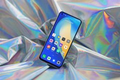 潮玩时尚外观下千元5G手机 realme 真我V5上手更凉爽