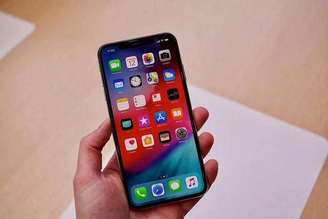 iPhone XS价格大跌6000元，依然无人问津，网友：缺点太多