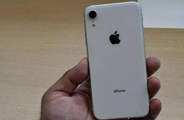 从6499跌至3899，iOS13+双卡双待，果粉：不等iPhone12了！