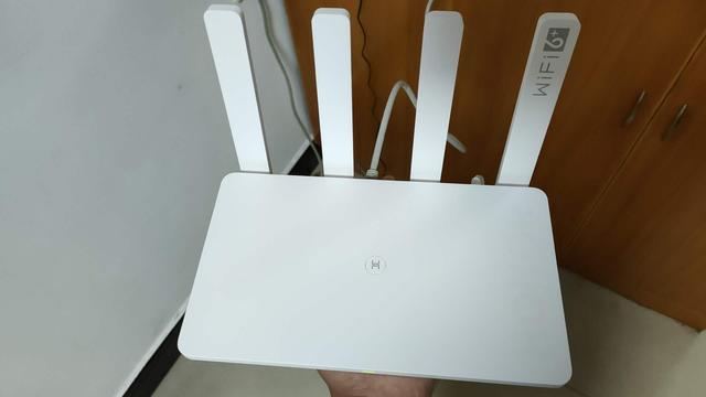 荣耀路由3评测——WiFi6真的比WiFi5快很多吗？别再被忽悠了！