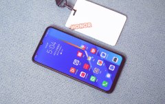 荣耀发飙，7.09英寸+双模5G+5000mAh，同价位无敌