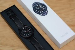 三星Galaxy Watch3开箱：旋转大表圈、屏幕依旧亮眼