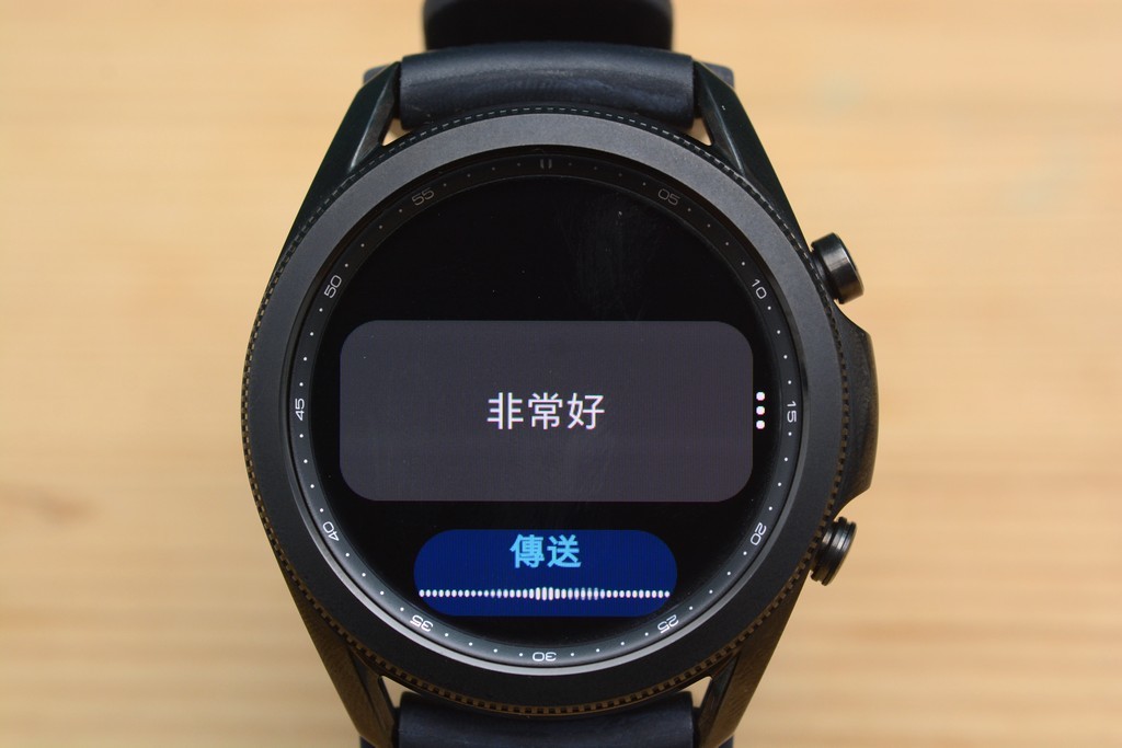 三星Galaxy Watch3开箱：旋转大表圈、屏幕依旧亮眼