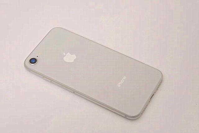 卡习惯了还是真的流畅？使用了三年iPhone8，真的不吐不快