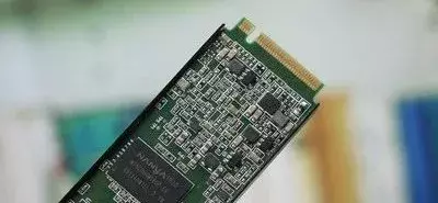 SATA固态硬盘和PCI-E固态硬盘，怎么选？