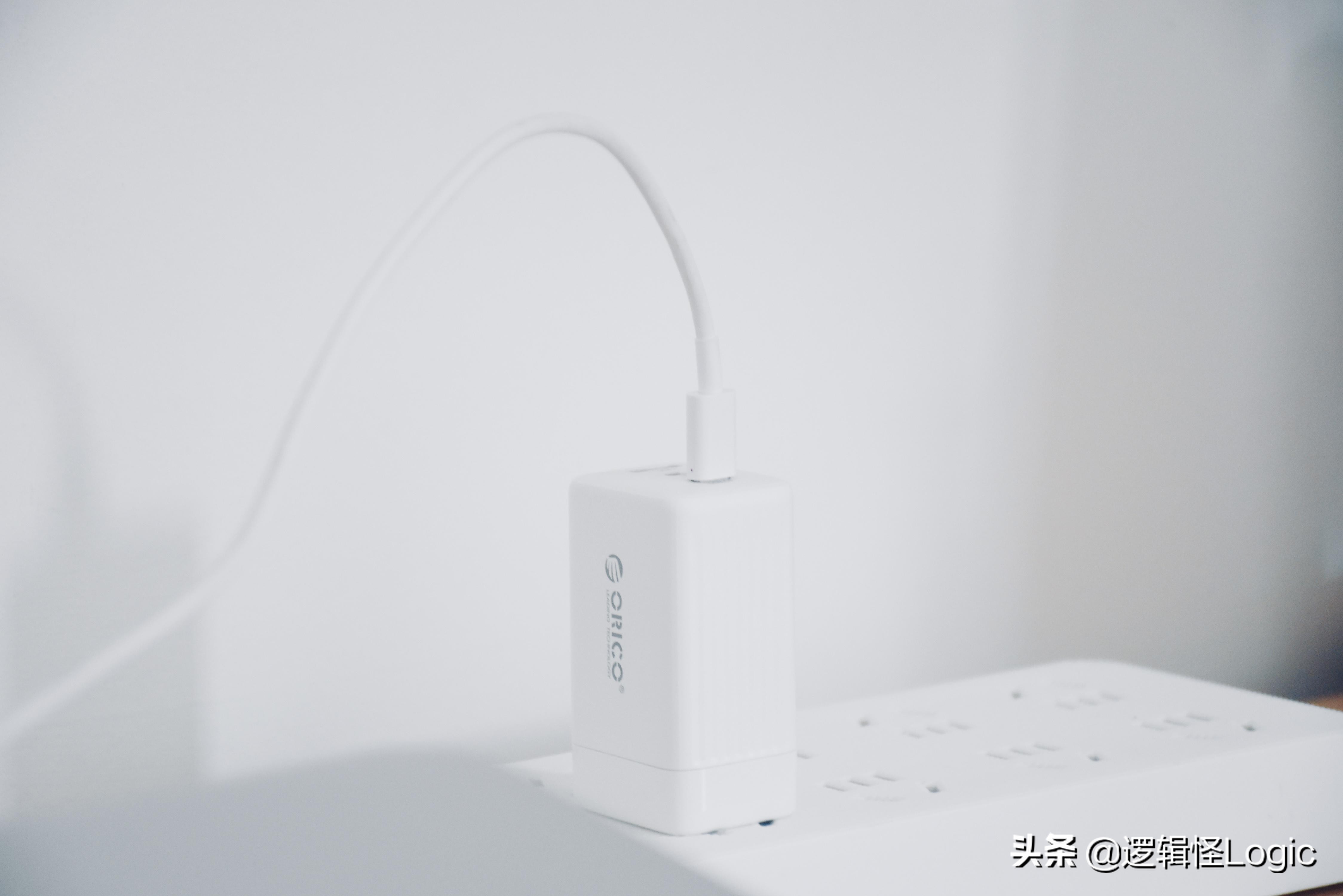 macbook充电器多少瓦（macbook电池鼓包原因）