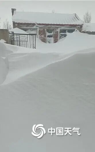 积雪深度破纪录！暴风雪中的守护人，你们辛苦了