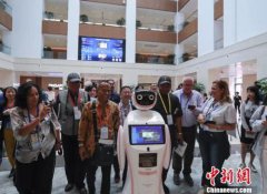 外国记者走进天津 探访智慧城市建设