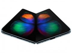 还有问题 三星Galaxy Fold仍会有指甲留痕