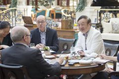任正非最新采访：竞争对手不强 华为会衰落