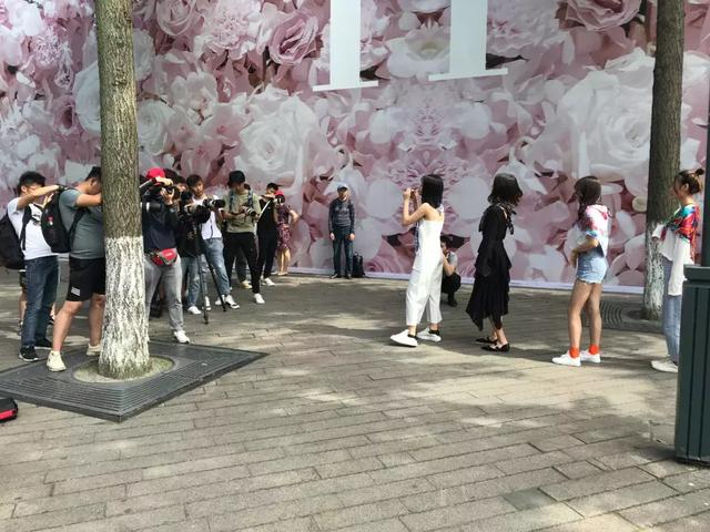 抖音街拍大V，一个年入30万的新职业