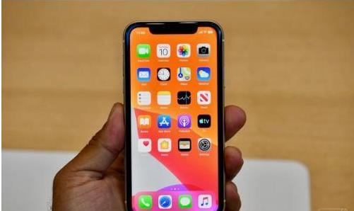 为什么有人月入三千，却偏想用价格近万的苹果手机