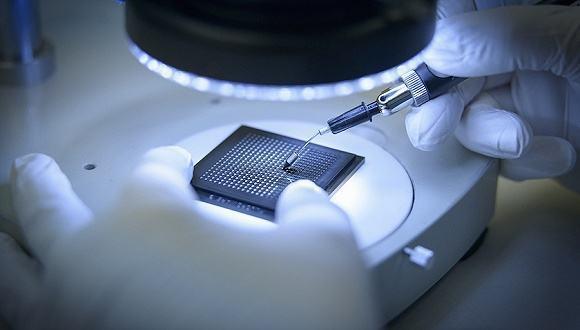 比任正非创业晚13年，企业利润是华为2倍，华为有难他挺身而出