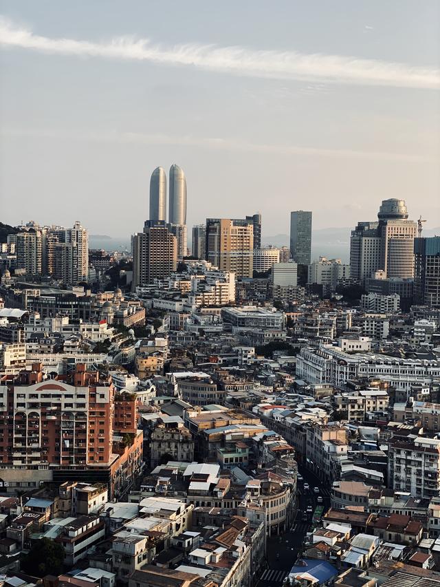 如何拍出刷爆社交平台的城市照？iPhone 获奖摄影师告诉你