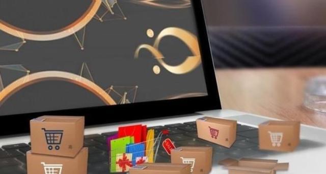 在天猫、京东、拼多多买一双同款鞋，差距有多大？