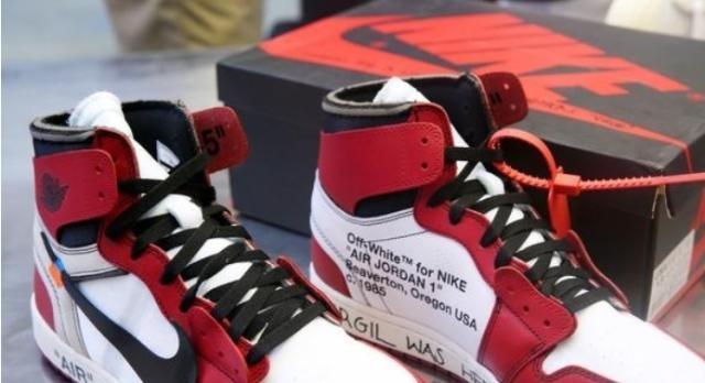 在天猫、京东、拼多多买一双同款鞋，差距有多大？