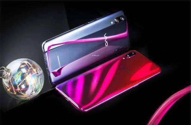 目前全面屏手机市场，这4款手机值得入手，哪款让你心动呢？