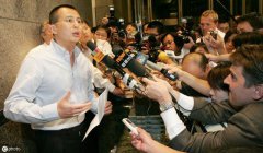 李泽楷当初不卖腾讯股权的话，现在能超越李嘉诚吗？