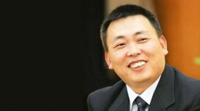 备受诟病的拼多多，是如何在短短的一年时间内成功洗白的？