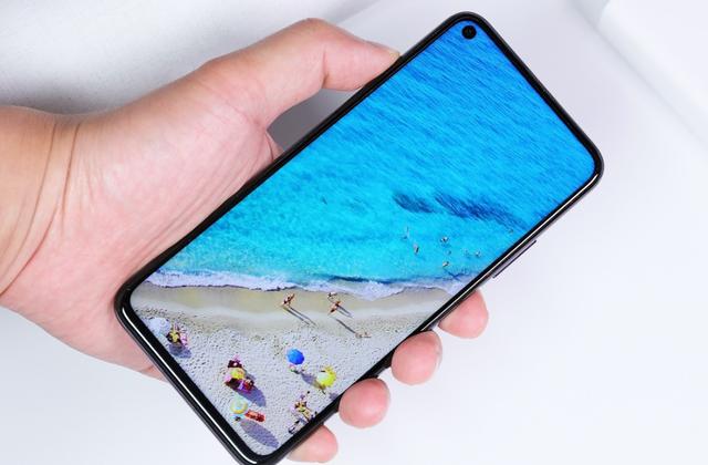 它荣获年度最佳生活智能手机第一名！苹果小米被打脸，真疼