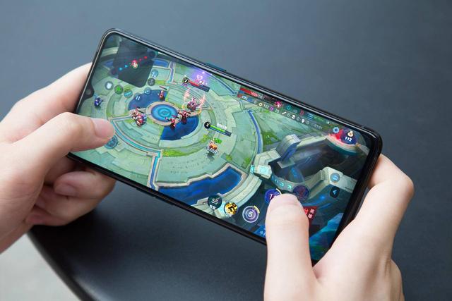 当下哪些手机充电速度最快？数码博主盘点见真章