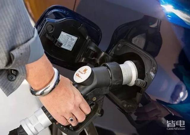 人类为了不烧汽油，究竟做了多少努力？