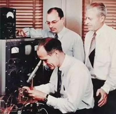 贝尔实验室为美国带来3万件专利，8项诺奖，美国却亲手将它杀死