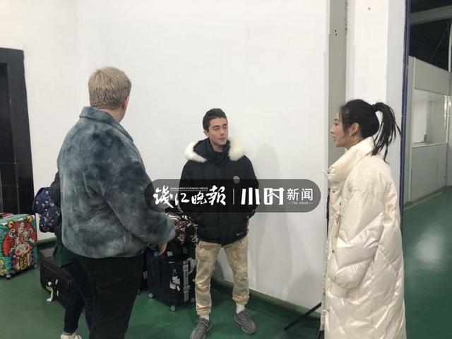 直播回放 | 黑五狂欢来了，今晚网红薇娅挑战3小时卖空天猫国际杭州保税仓