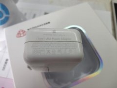 苹果原装充电器与普通充电器有什么区别？