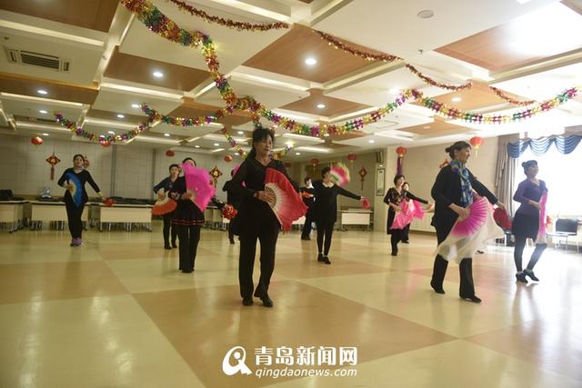 探青岛智慧养老：一块“手表”管起衣食住行医