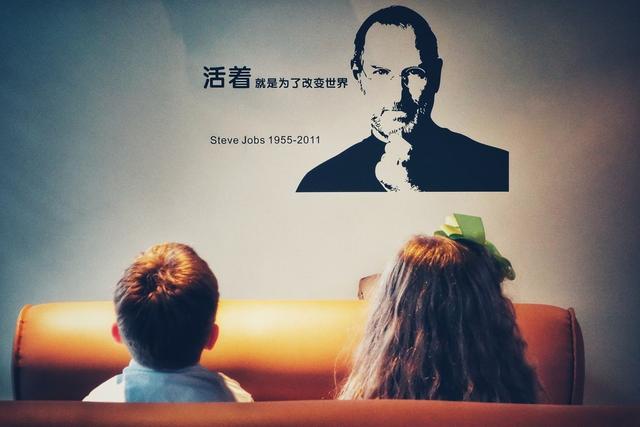 富士康称3月底前产能应变正常；乔布斯遗孀：个人财富将全用于慈善