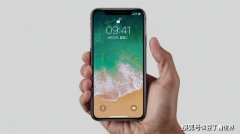 苹果始料不及！代工小哥冒险曝光，网友：库克真会偷懒！