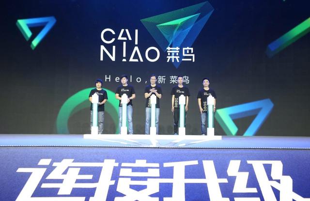 中国第一快递品牌：年赚6000亿是顺丰6倍，拥有33架飞机174列火车