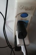 手机充电器一直插在插座上，耗电吗，注意什么？