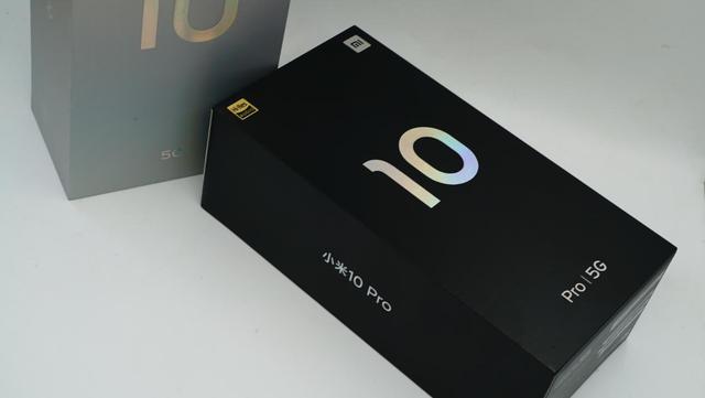华为苹果手机质感都落伍了？网友表示，快来看看别家新工艺