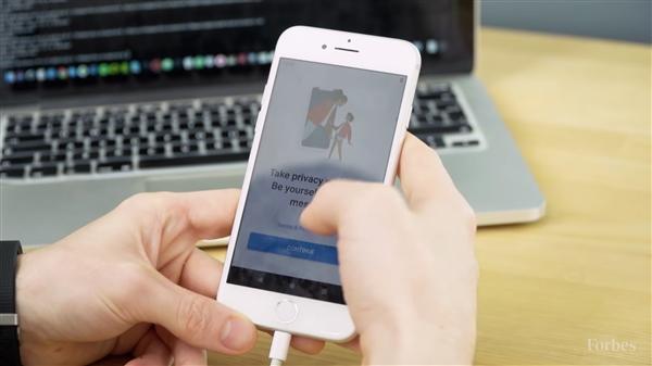 国外大神为iPhone成功刷入Android系统：画面难得一见